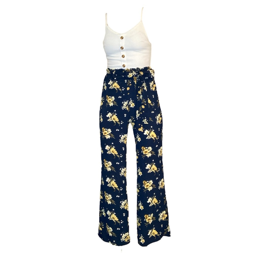 Jun & Ivy white & navy floral jumpsuit size xs